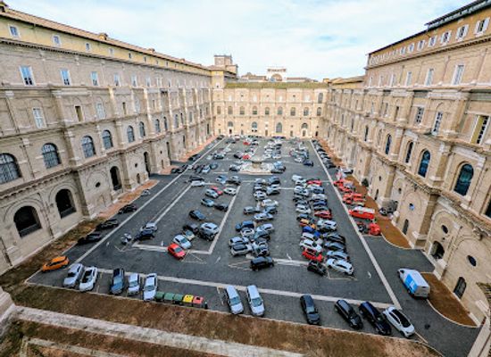 vatican-city/belvedere-courtyard/attraction/cortile-del-belvedere