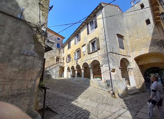 croatia/istria/attraction/town-loggia
