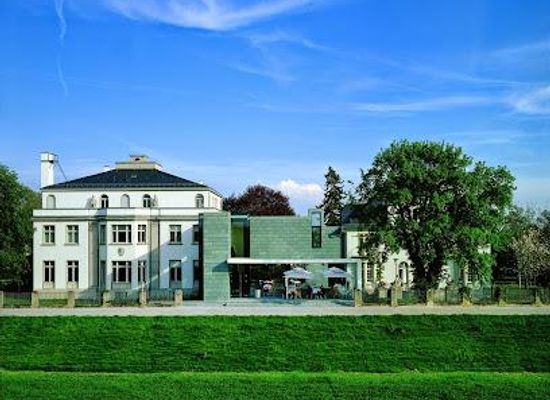 germany/taunus/attraction/art-and-culture-foundation-opel-villas-russelsheim