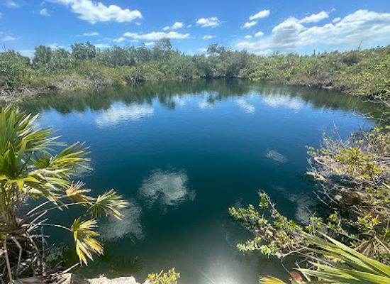 the-bahamas/abaco-islands/attraction/blue-hole