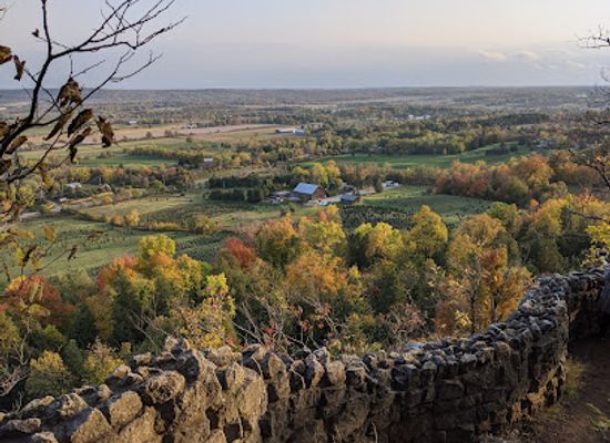 canada/greater-toronto-area/attraction/rattlesnake-point-conservation-area-reservations-required