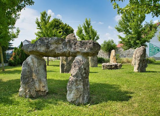 austria/neusiedler-see/attraction/celtic-tree-henge