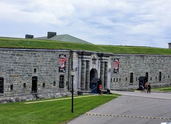 canada/quebec-city/attraction/the-citadelle-of-quebec