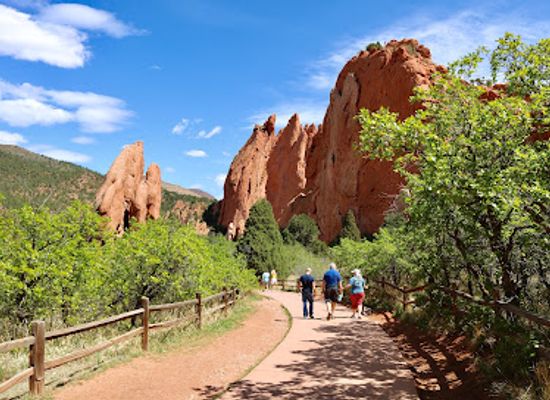 colorado/colorado-springs/attraction/siamese-twins