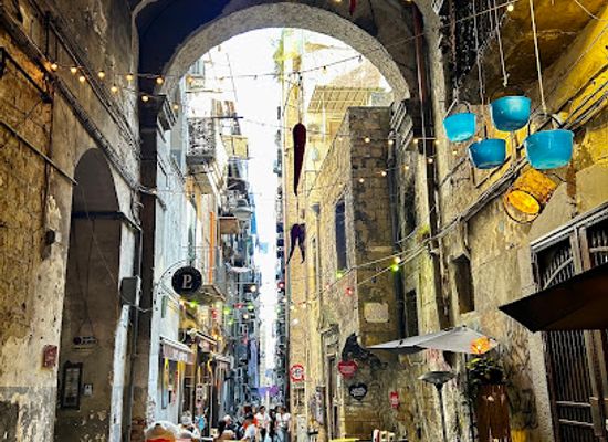 italy/naples/spaccanapoli/attraction/via-dei-presepi