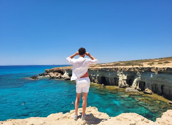 cyprus/cape-greco-national-forest-park/attraction/hamakom-shebo-kofzim-veleduak-lakach-shaatayim-lehachlit-lakfotz