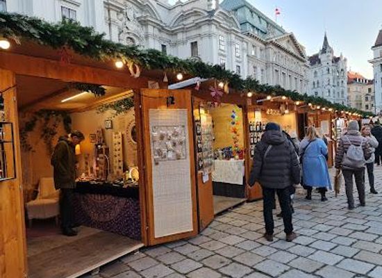 austria/vienna/attraction/weihnachtsmarkt-am-hof