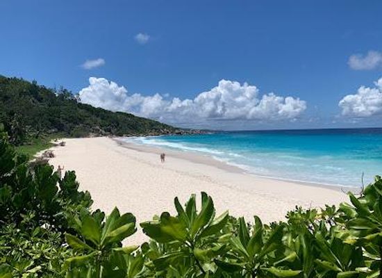 seychelles/la-digue/attraction/petite-anse-beach