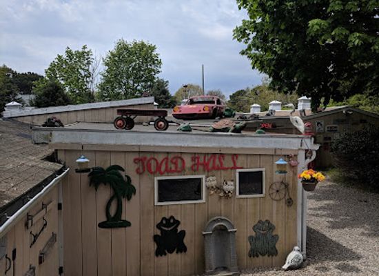 massachusetts/barnstable/attraction/toad-hall-classic-car-museum