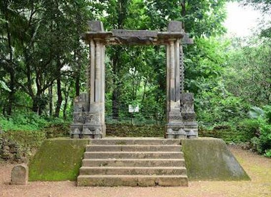 india/goa/attraction/adil-shah-palace-gateway