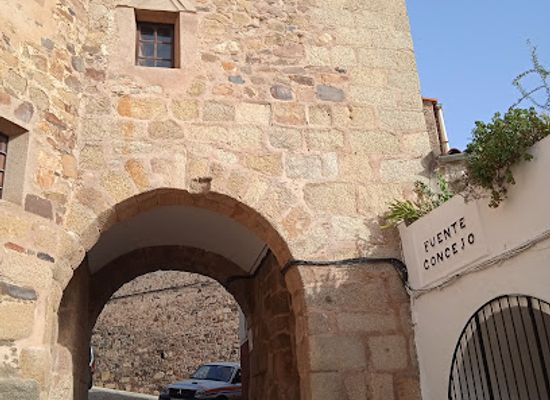 spain/extremadura/attraction/arco-del-cristo