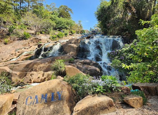 vietnam/da-lat/attraction/cam-ly-waterfall