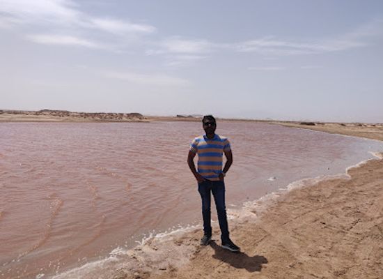 oman/wadi-bani-khalid/attraction/pink-lake