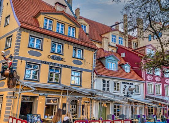 latvia/riga/old-town/attraction/livu-laukums