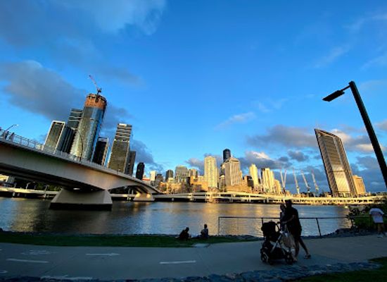 australia/brisbane/attraction/victoria-bridge-abutment