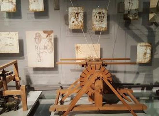 italy/tuscany/attraction/leonardo-museum-palazina-uzielli