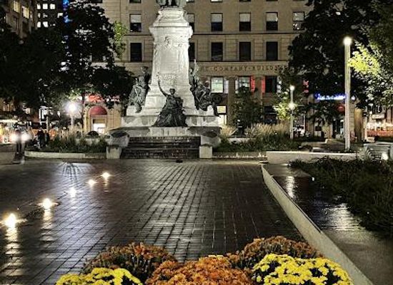 canada/montreal/attraction/phillips-square