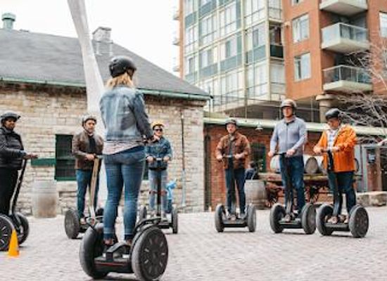canada/toronto/attraction/go-tours-canada-distillery-district