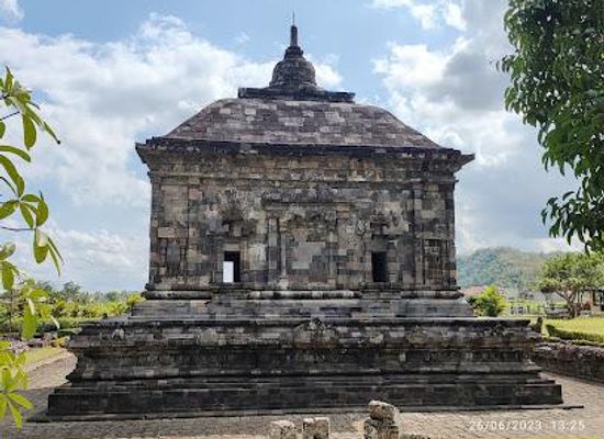 indonesia/java/attraction/banyunibo-temple