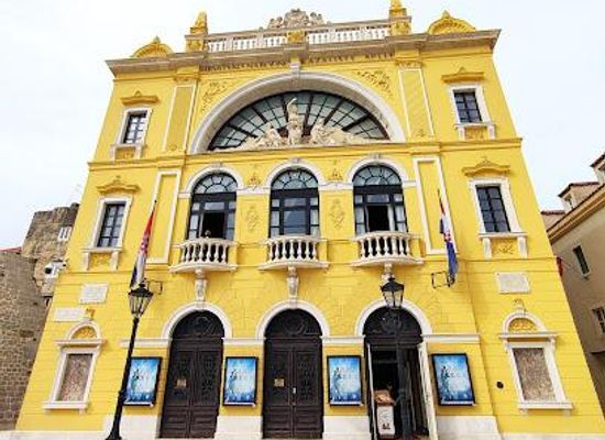 croatia/split/attraction/croatian-national-theater-in-split