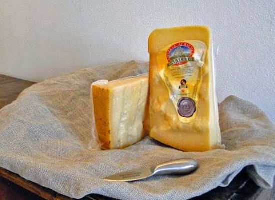 san-marino/monte-caio/attraction/dairy-parmigiano-reggiano-agricultural-society-saliceto