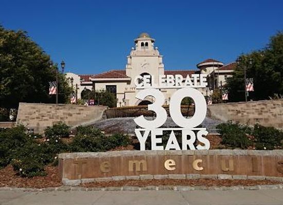 california/temecula/attraction/town-square