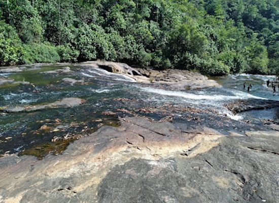 sri-lanka/kitulgala/attraction/rakkanawa-water-fall
