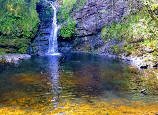 ireland/county-mayo/attraction/tourmakeady-waterfall