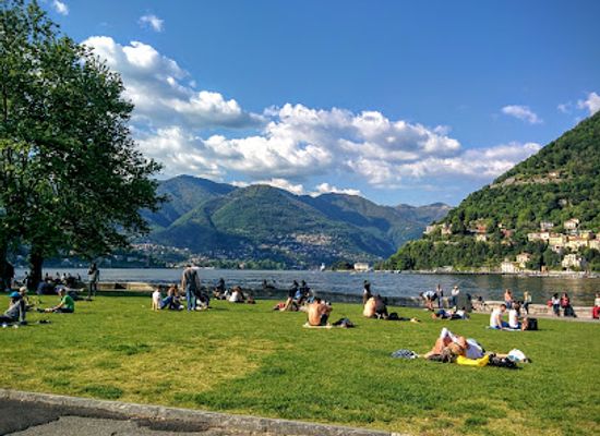italy/lake-como/attraction/tempio-voltiano