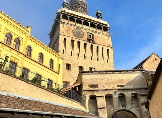 romania/sighisoara-area/attraction/culoarul-batranelor-doamne