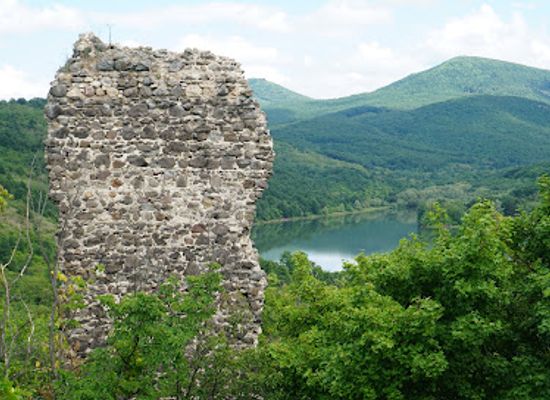 hungary/matra/attraction/castle-of-hasznos