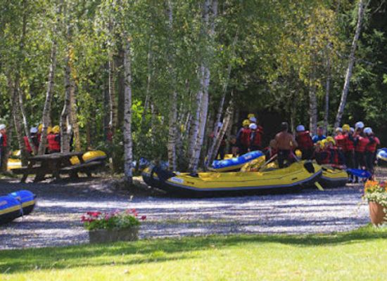france/rhone-alpes/attraction/arc-aventures-by-evolution-2-base-rafting
