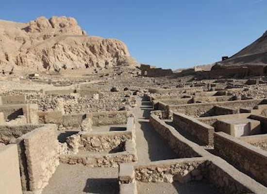 egypt/luxor/attraction/deir-el-medina