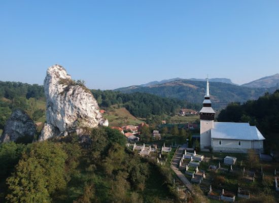 romania/alba/attraction/calcarele-de-la-valea-mica