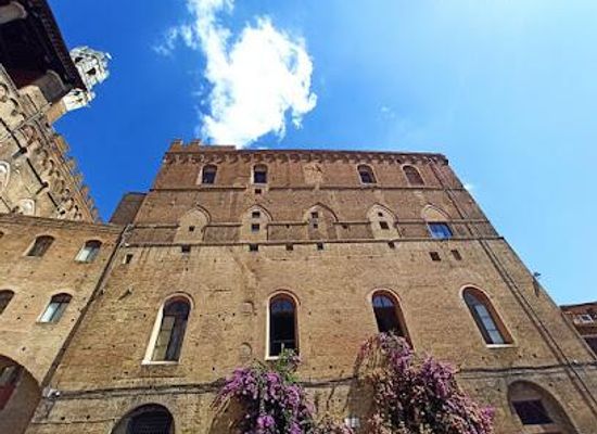 italy/siena/attraction/piazza-del-mercato