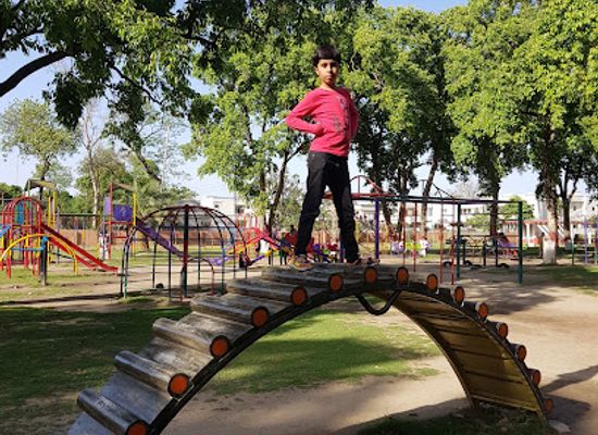 pakistan/sialkot/attraction/cb-family-park
