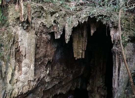 new-caledonia/ile-des-pins/attraction/grotte-de-la-troisieme