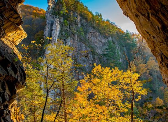 west-virginia/monongahela-national-forest/attraction/seneca-rocks-trailhead