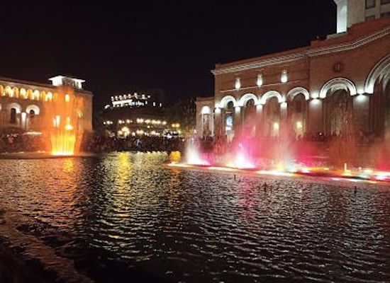 armenia/aparan/attraction/republic-square