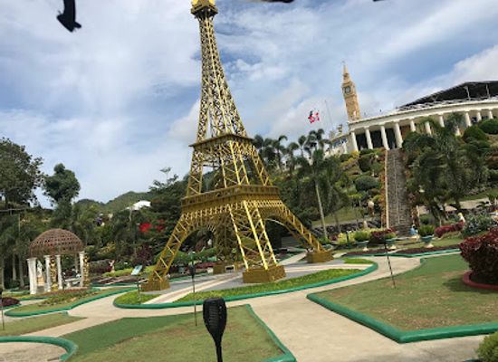 philippines/central-visayas/attraction/sikatuna-s-mirror-of-the-world-and-botanical-garden