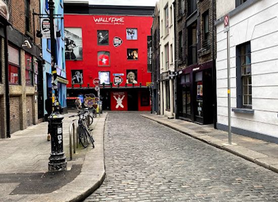 ireland/dublin/temple-bar/attraction/irish-music-wall-of-fame