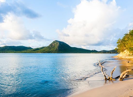 antigua-and-barbuda/saint-mary/attraction/hansons-bay-beach