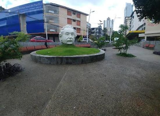 panama/panama-city/attraction/plazuela-de-albert-einstein