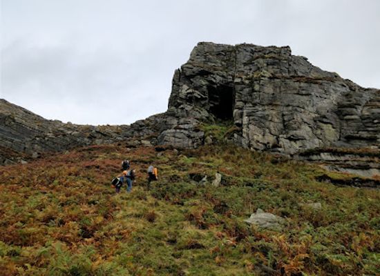 ireland/mourne-mountains/attraction/cove-cave