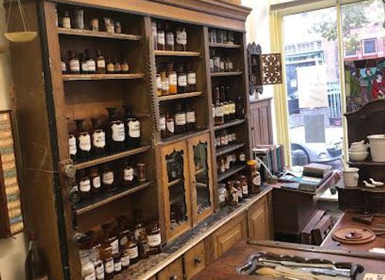 netherlands/delft/attraction/medisch-farmaceutisch-museum-de-griffioen