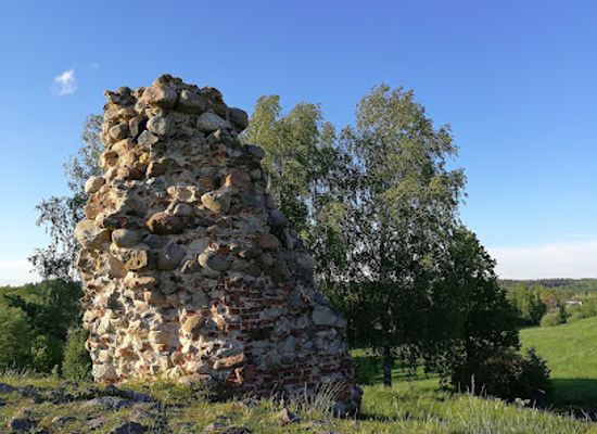 estonia/polvamaa/attraction/kirumpaa-piiskopilinnuse-varemed-14-15saj