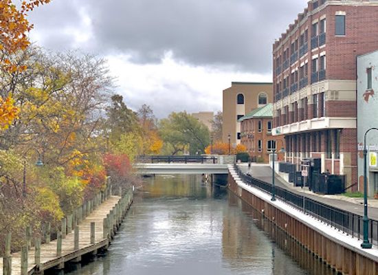 michigan/traverse-city/attraction/boardman-river-deck