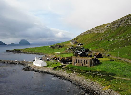 faroe-islands/koltur/attraction/kirkjubomururin