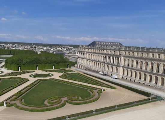 france/versailles/chateau-de-versailles/attraction/queen-s-house