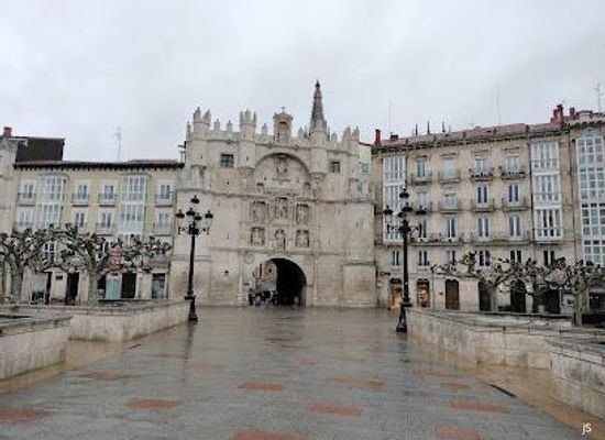 spain/burgos/attraction/plaza-mayor-de-burgos